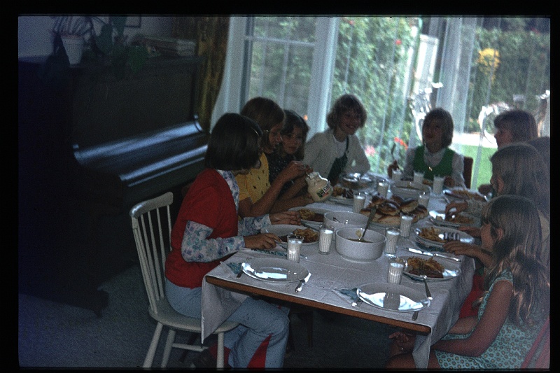 13.Delft aug 1974 Marijke,Jeanette,Brigitte,Marion.JPG